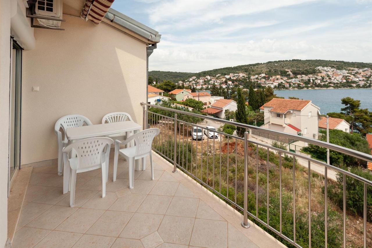 Apartments Lumaduma Trogir Exterior photo