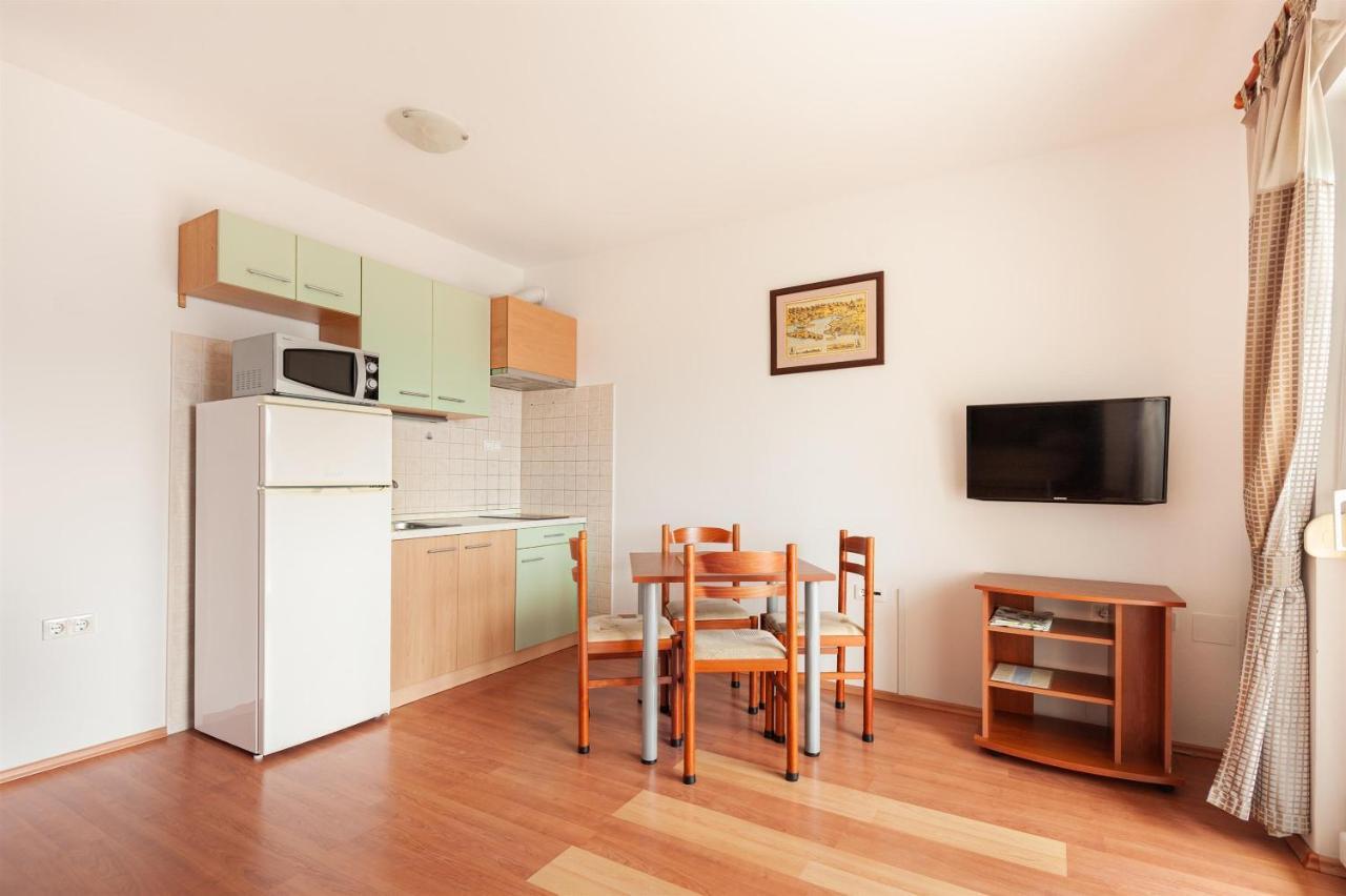 Apartments Lumaduma Trogir Exterior photo