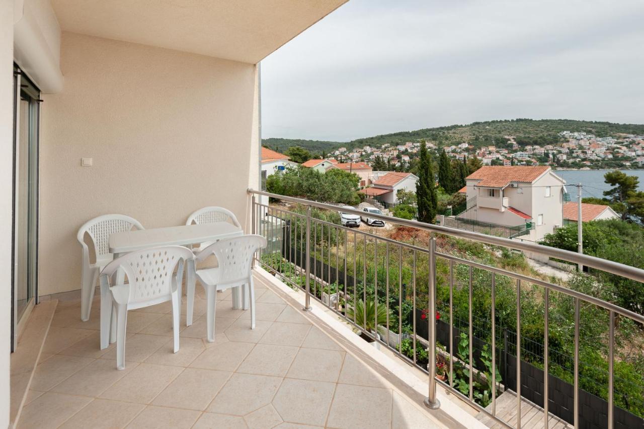 Apartments Lumaduma Trogir Exterior photo